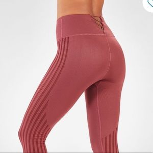 FABLETICS High-Waisted Seamless Rib Legging🤍
